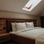 Monun Boutique ティラナ